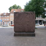 ハンブルクにあるブラームスの彫刻、老年期の顔
